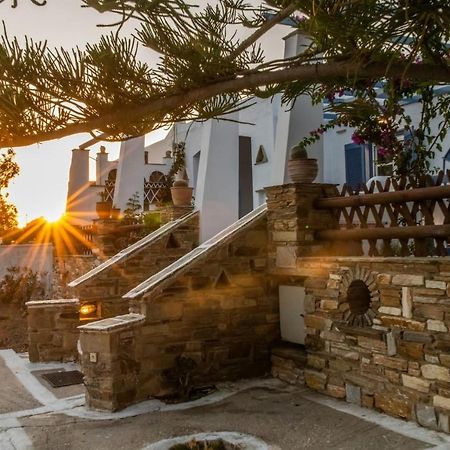 Апартаменти Θἔρως Tinos Екстер'єр фото