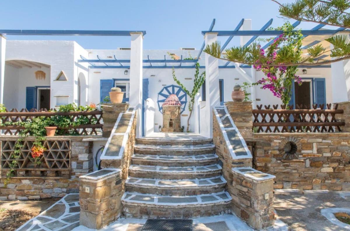 Апартаменти Θἔρως Tinos Екстер'єр фото