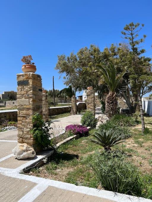 Апартаменти Θἔρως Tinos Екстер'єр фото
